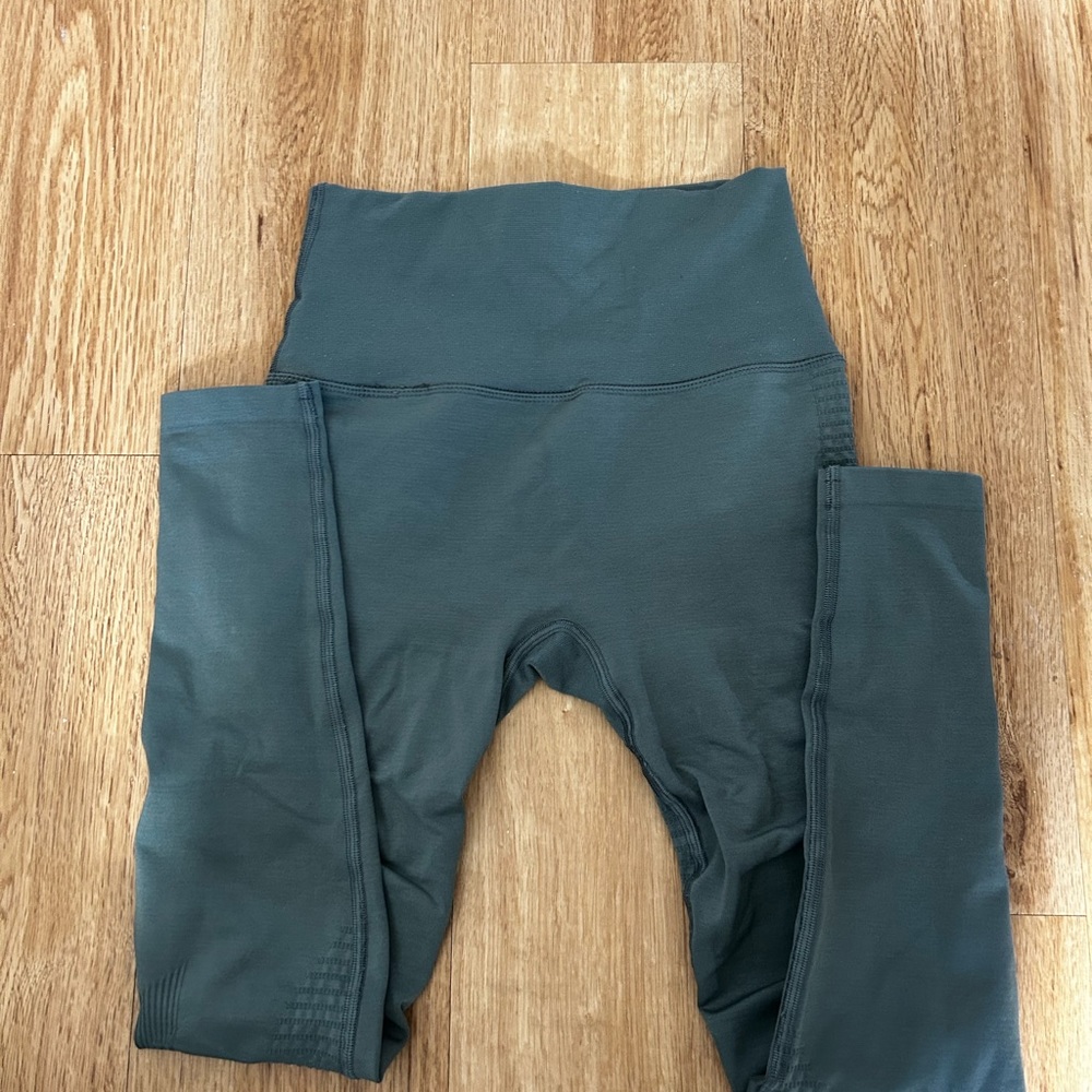 Alphalete halo leggings size small - charcoal